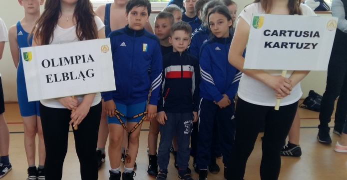 Medale młodych zapaśników Olimpii Elbląg w Lubichowie