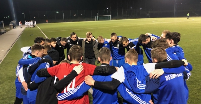 OLIMPIA ZWYCIĘŻA W SPARINGU Z JAGUAREM (2002)