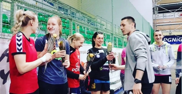 OLIMPIJCZYCY ZASKOCZYLI ZAWODNICZKI STARTU (TVOE)