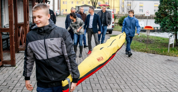 Prezent dla Olimpii od trenera reprezentacji Polski kajakarek