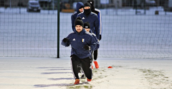 W śniegu i na mrozie, czyli pierwszy trening Olimpii (portel.pl)