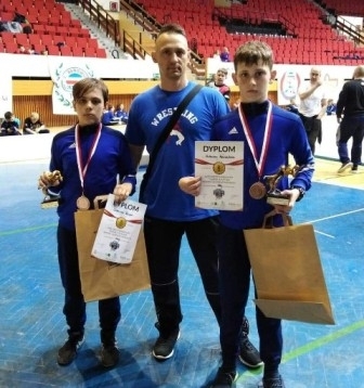 DWA MEDALE NA TURNIEJU W OLSZTYNIE (ZAPASY)
