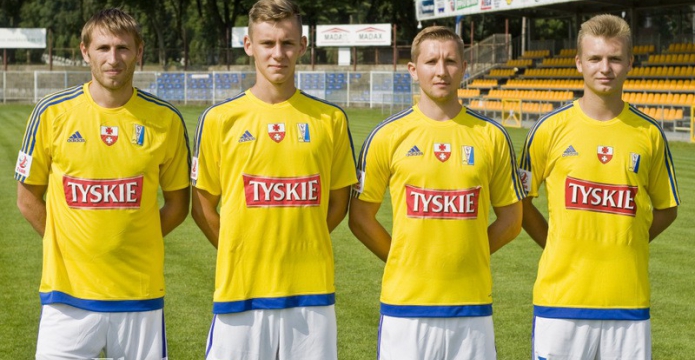 W żółto-biało-niebieskich barwach: napastnicy